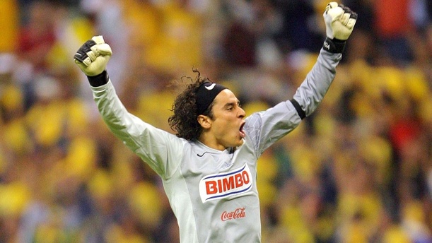 Memo Ochoa, en un juego de América en 2007 (Mexsport)