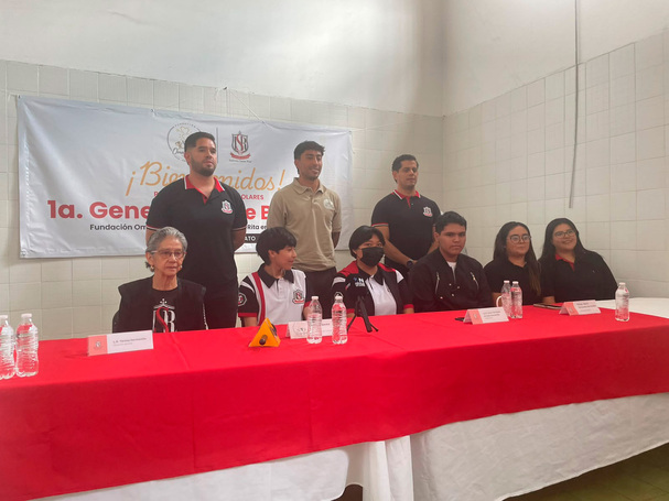 Omar Govea estuvo acompañado por beneficiarios y autoridades. (Especial)