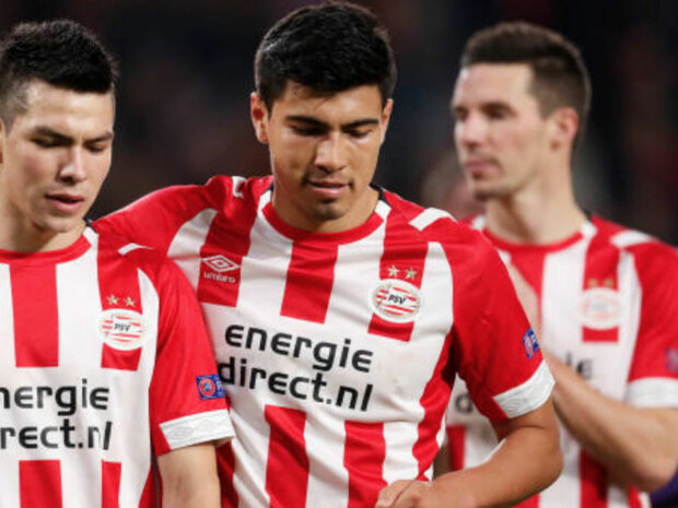 Erick Gutiérrez, quien jugó 92 minutos con el PSV, fue fauleado una ocasión