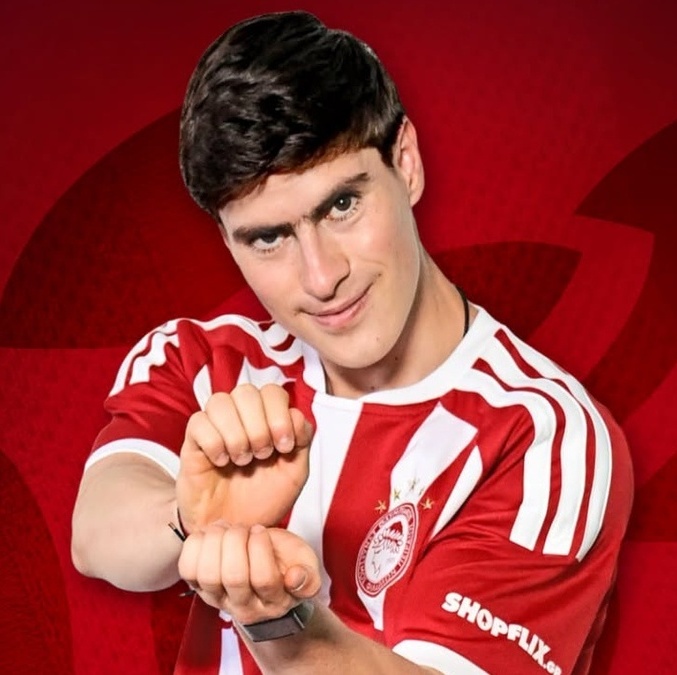 Hormiga González ya firmó su primer doblete con el Olympiacos (Facebook @OlympiacosFC)