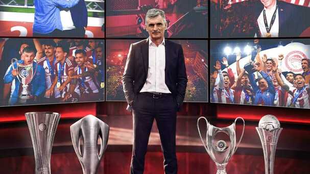 José Luis Mendlibar ganó cuatro títulos con el Olympiacos (@olympiacosfc)