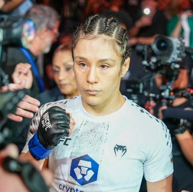 Alexa Grasso vence a Manon Fiorot por decisión unánime. FOTO: @UFCEspanol