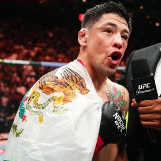 Brandon Moreno se llevó la victoria en NOCHE UFC (Fotografía: UFC)