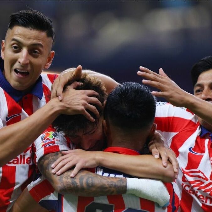 Las Chivas golearon a Pumas en el Akron (Fotografía: Imago 7)