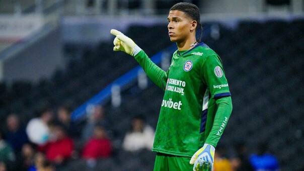 Kevin Mier ha sido criticado por sus errores en Cruz Azul (Imago7)