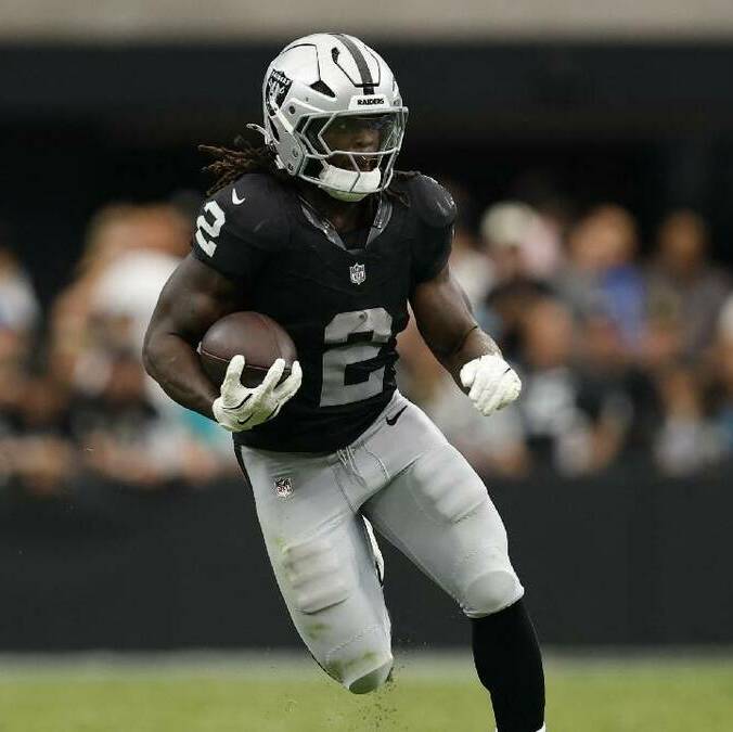 Raiders inicia la temporada con triunfo sobre Dolphins / Reuters