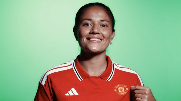 Rebeca Bernal, nueva jugadora del Manchester United (@ManUtdWomen)
