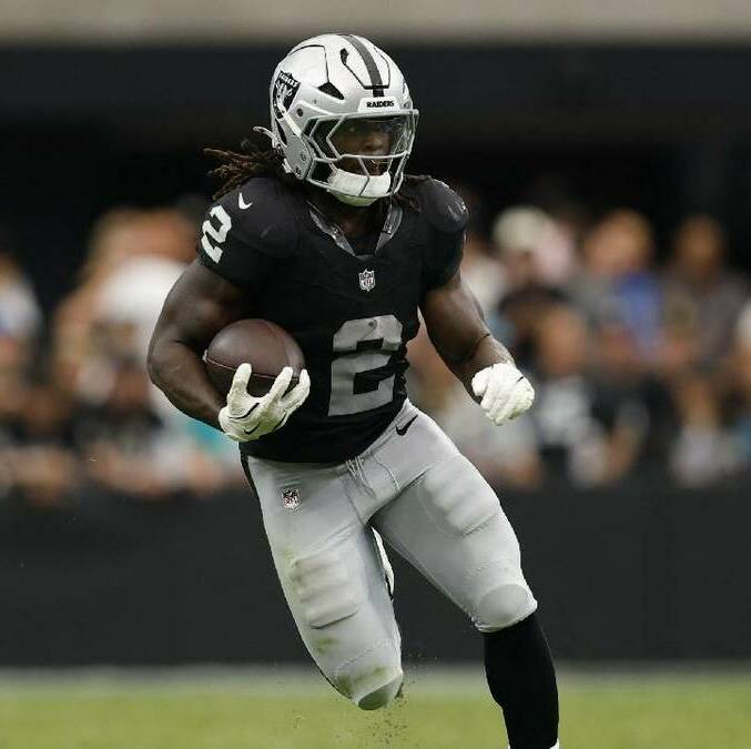 Raiders inicia la temporada con triunfo sobre Dolphins / Reuters
