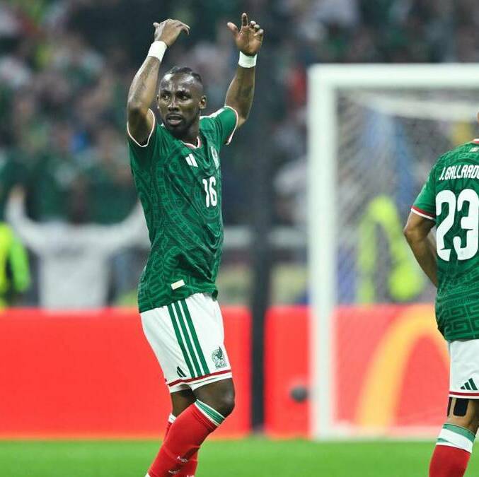 Quiñones fue la gran figura de México en el último Mundial (Imago7)