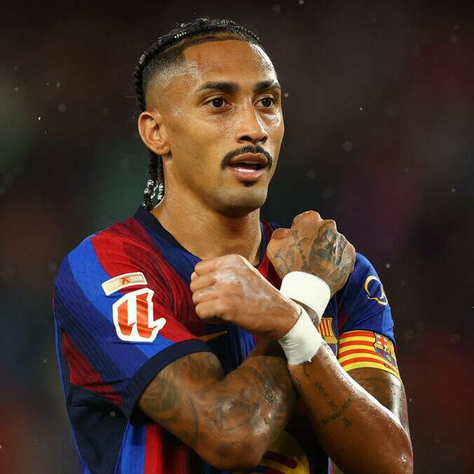 Raphinha marcó hat-trick (Reuters)