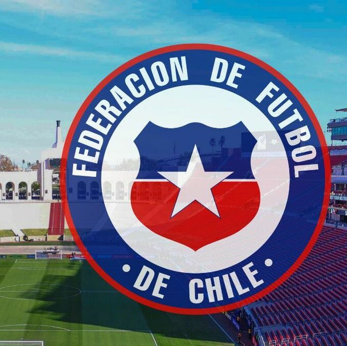 Chile dio a conocer su convocatoria para enfrentar a México (Reuters | Canva)