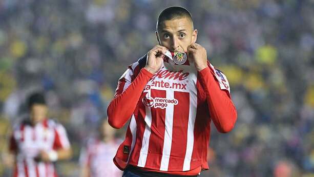 Piojo Alvarado encaminó la victoria del Guadalajara (Imago7)