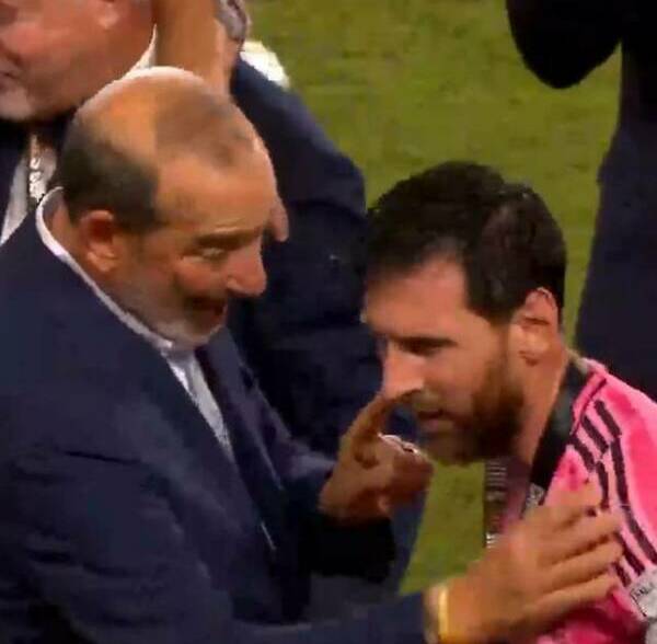 Así fue el momento tenso entre Lionel Messi y el Comisionado de la MLS, Don Garber. FOTOS: Capturas
