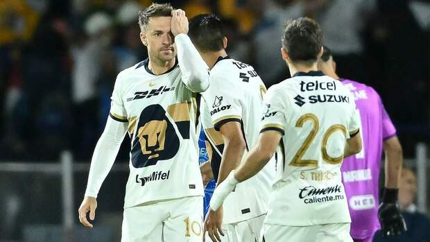 Aaron Ramsey tuvo una salida complicada de Pumas (Imago7)