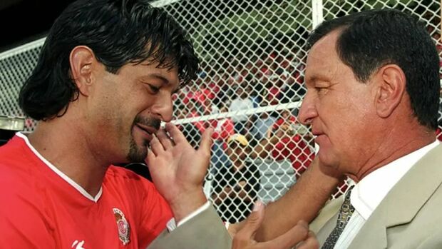 Enrique Meza y José Cardozo en Toluca (Mexsport)