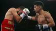 Joselito Velázquez lanza un golpe a Armando Vázquez en una funcion de boxeo. FOTO: Imago7