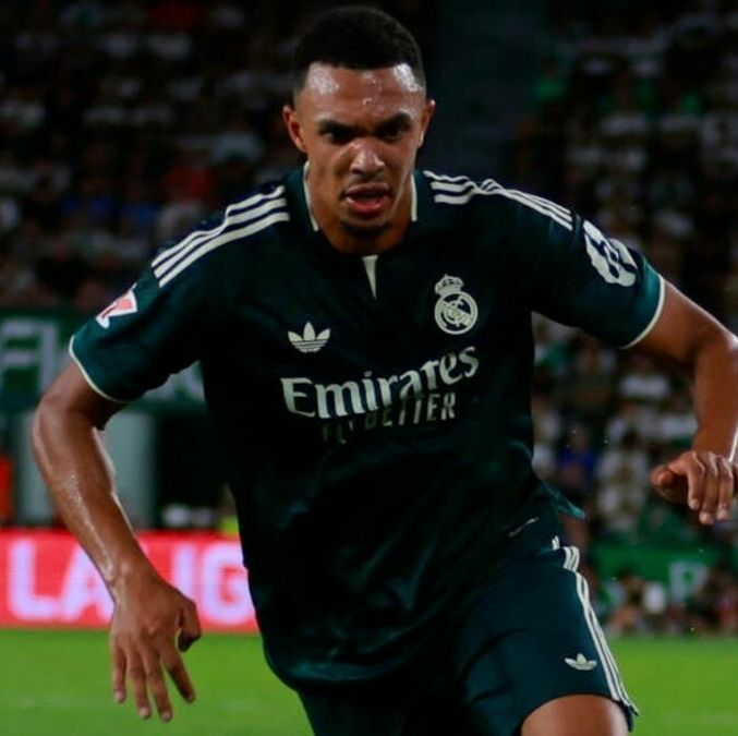 Trent Alexander-Arnold regresa con la selección. (Foto: EFE)