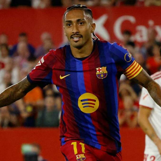 Raphinha le da el triunfo a Barcelona con Hat-Trick / Reuters
