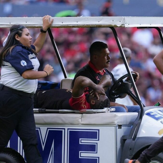 Duk salió del encuentro ante Pumas entre lágrimas (Fotografía: Imago 7)