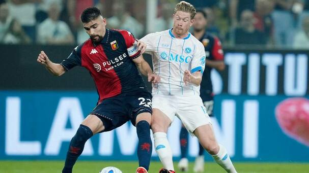 El Genoa de Johan Vásquez arrancó la temporada con derrota (Reuters)