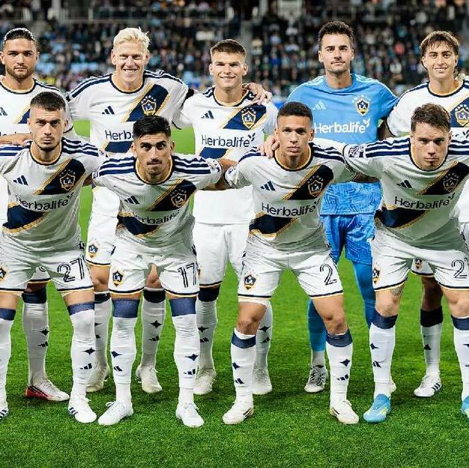 Hirving Lozano apareció de inicio en la victoria del LA Galaxy ante Minnesota. FOTO: @LAGalaxy