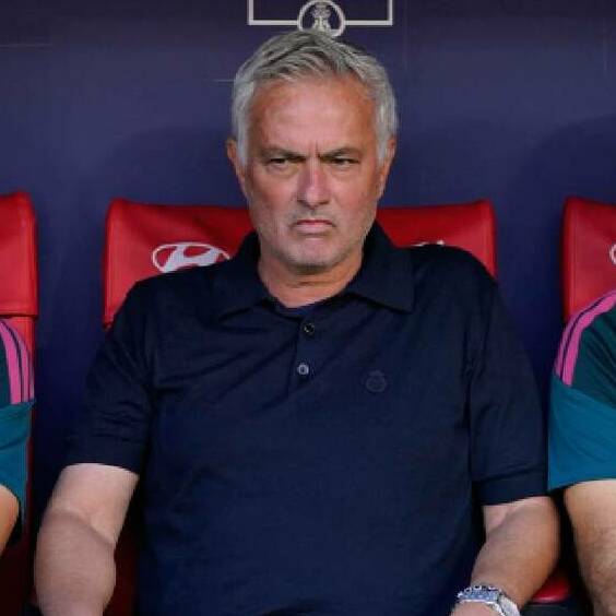 Mourinho carga contra el arbitraje del Derby de Madrid / Reuters