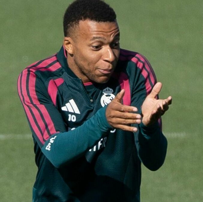 Mbappé quiere ganar el Balón de Oro. (foto: EFE)