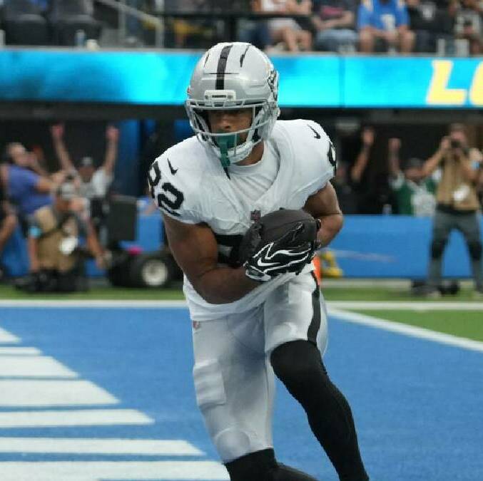 Cody White, ala cerrada de Las Vegas Raiders / Reuters