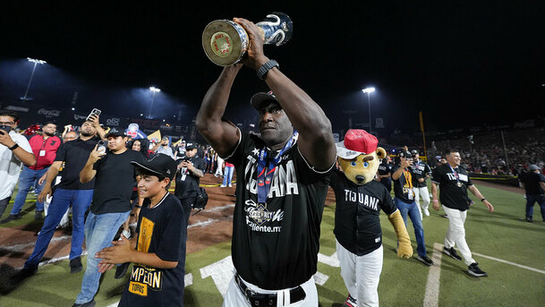Roberto Kelly ganó la Serie del Rey en su primer año como manager de Toros. (Foto: Liga Mexicana de Beisbol)
