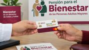Todavía falta el último pago del año de la pensión Bienestar. FOTO: Especial
