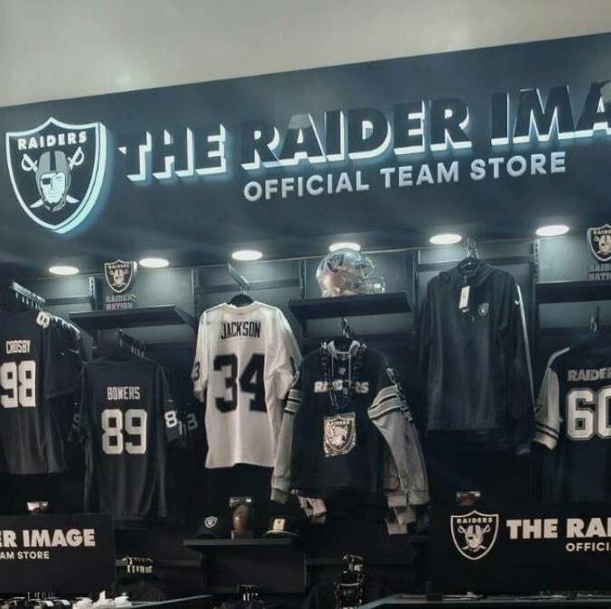 Se inauguró la primera tienda oficial de Las Vegas Raiders en México (Fotografía: cortesía)