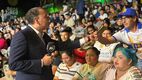 Willie González conviviendo con su público. (Foto: La Afición)
