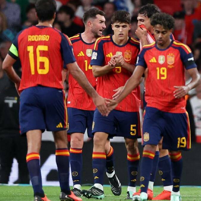 España se queda con la victoria de visita ante Inglaterra / Reuters