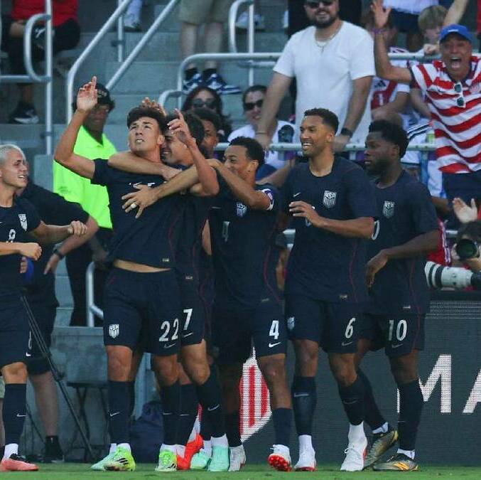 Estados Unidos golea a Perú en amistoso / Reuters