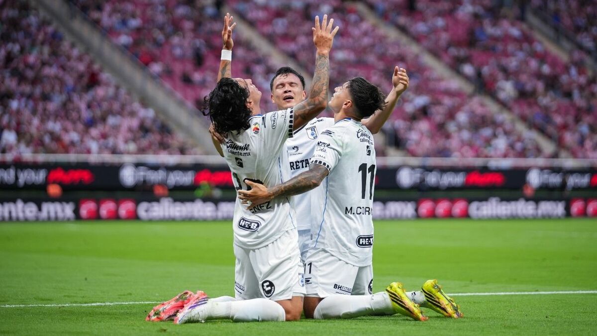 Querétaro sorprendió a las Chivas en su casa y se llevó los tres puntos (Fotografía: Imago 7)