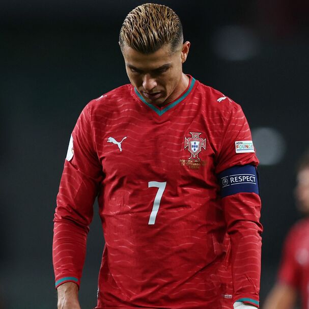 Cristiano Ronaldo se lamenta por el gol anulado. (Foto: Reuters)
