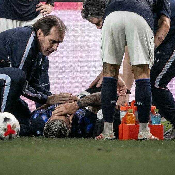 De Arrascaeta se fracturó la muñeca con la Selección de Uruguay / X: Uruguay