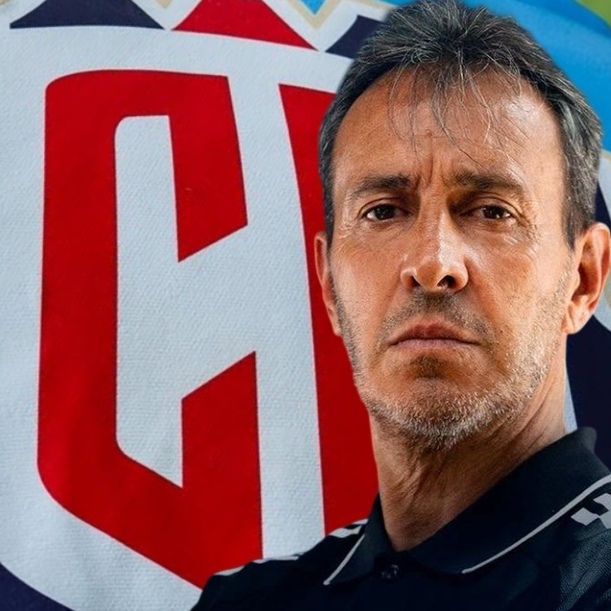Batista dejó de ser DT de Costa Rica (Facebook @fcrf.lasele)