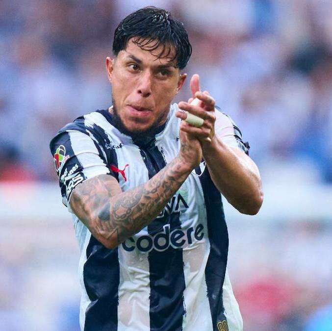 Carlos Salcedo podría renovar contrato con Rayados / Mexsport