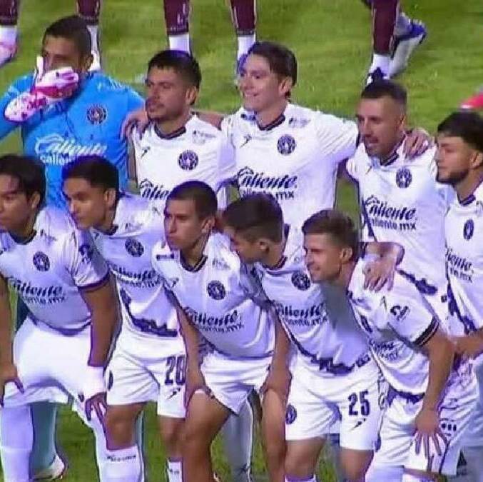 Gansito Hernández se cubrió la boca en foto con Piratas FC / Captura