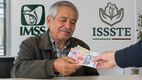 Algunos pensionados podrían recibir tres conceptos de pago en un mismo mes del 2026. (ChatGPT).