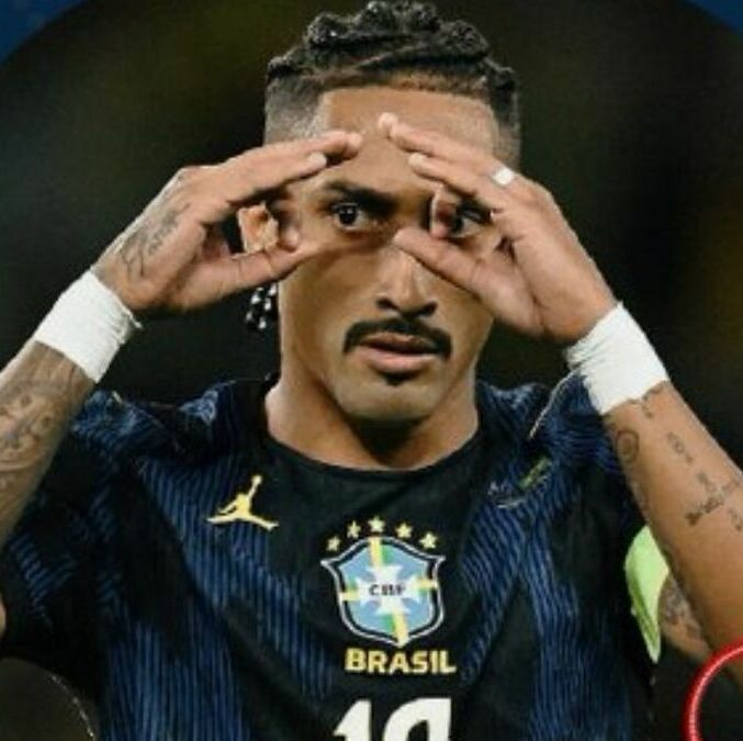 Raphinha fue la imagen que utilizó Brasil para destacar el marcador final. (Foto: @CBF_Futebol)