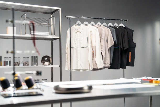Así luce la colección de Checo Pérez con MAJA Sportswear (Cortesía)