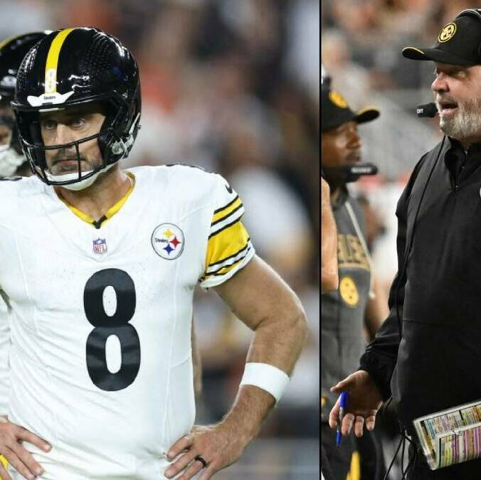 Aaron Rodgers y Mike McCarthy, durante el partido entre los Steelers y Browns de la Semana 4. FOTOS: Reuters