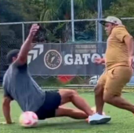 Babuino destrozó al Ruso Zamogilny en un par de jugadas en uno contra uno. FOTO: @soyelbabuino