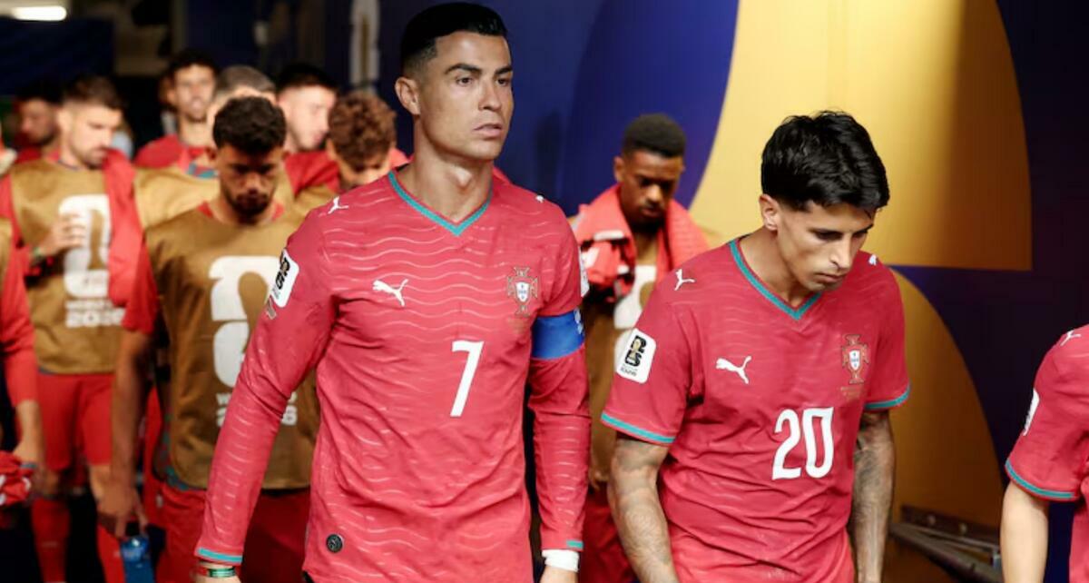 Cristiano Ronaldo y Joao Cancelo (Reuters)