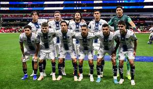 Jugadores de Monterrey posan para la foto en el Estadio Banorte donde enfrentarán al América en la Jornada 11. FOTO: imago7