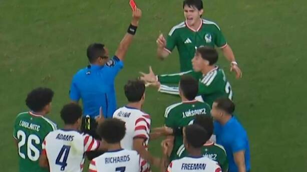 Mateo Chávez se fue expuslado en el duelo de México ante Estados Unidos. FOTO: Captura