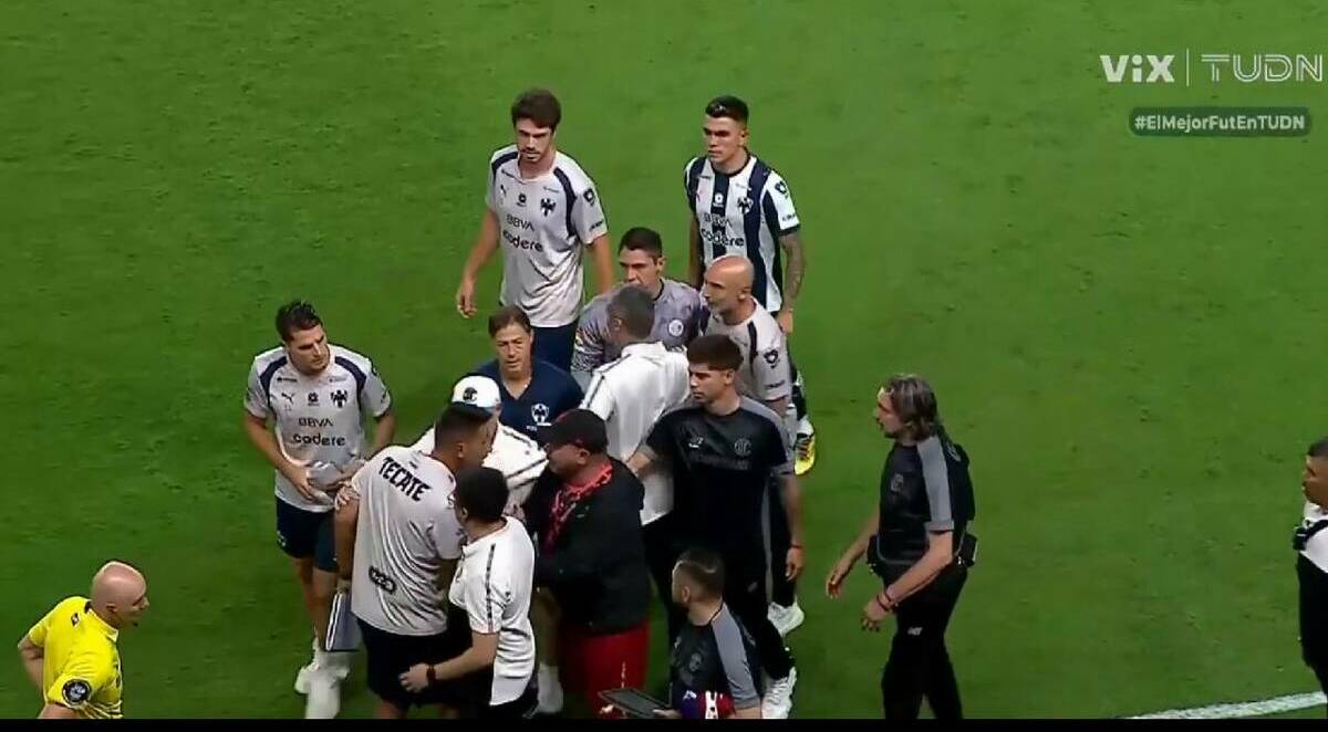 Matías Almeyda y Turco Mohamed se confrontaron / Captura