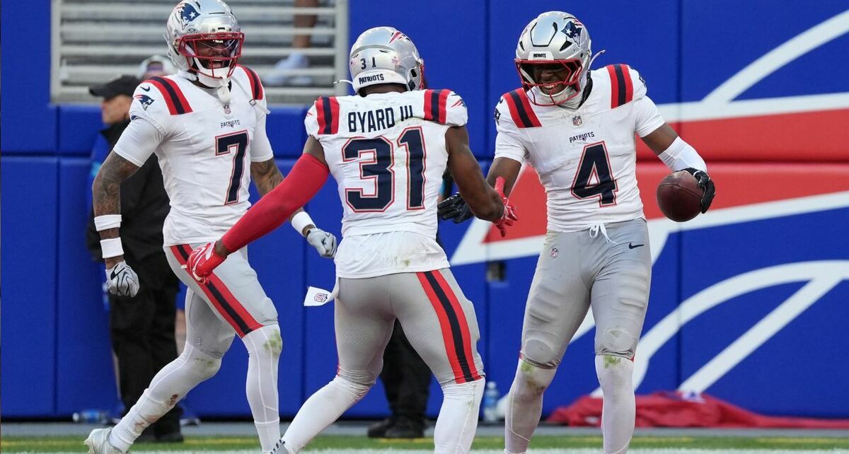 Los Patriots le quitaron el invicto a Bills en Buffalo (Fotografía: Reuters)